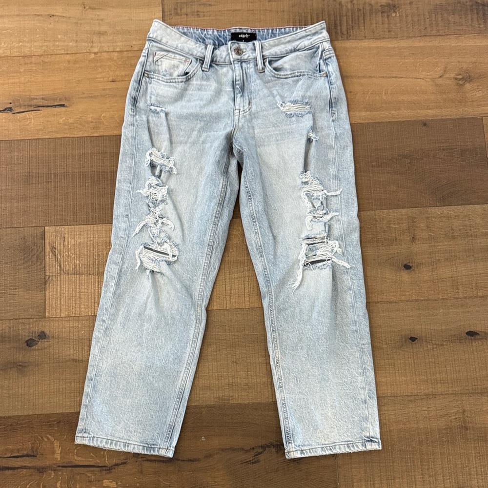 Edge Light Blue Distressed Women's Cropped Jeans